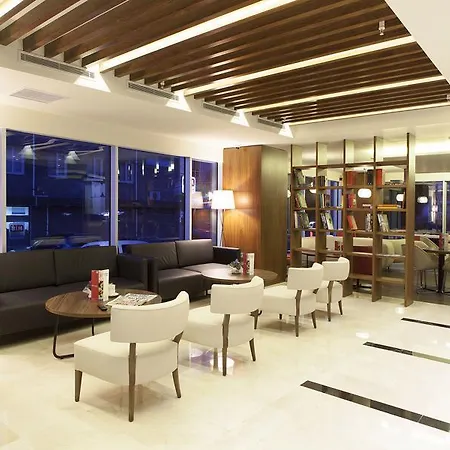 Hotel Ramada Encore Kartal 4*