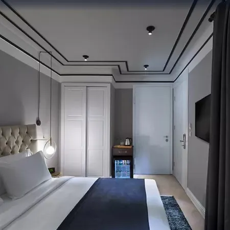 Walton Galata מלון 4*