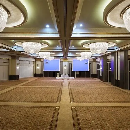 Crowne Plaza By Ihg 5* Istanboel
