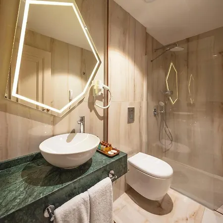 Otel Danis