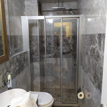 The Wolf 3* Istanbul