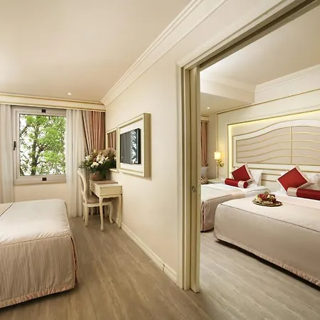 Hotel Halifaks 4*