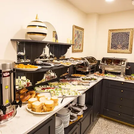 Hotel Royal Bosphorus & Hamam 4*