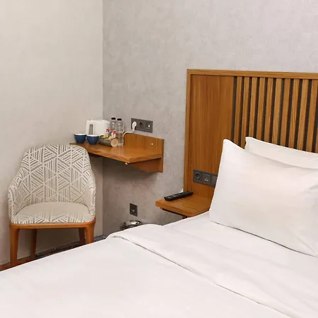 Discovery Szálloda 3*