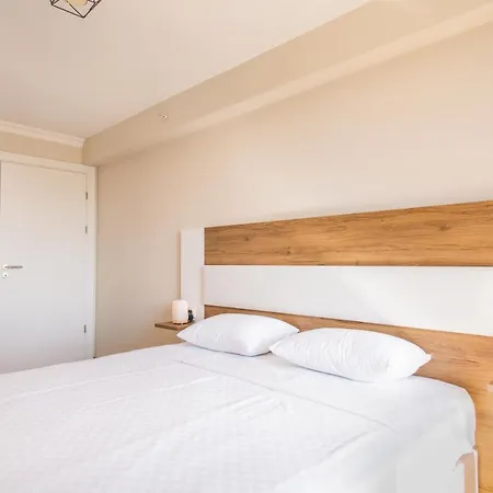 Emin Aparthotel 2*