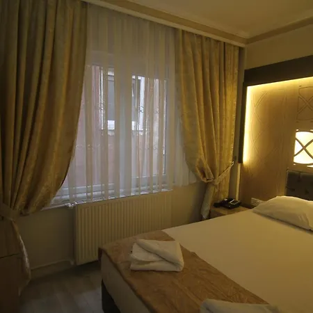 Grand Liza Hotel 3*