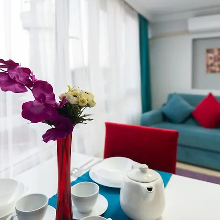 Aparthotel House 2*