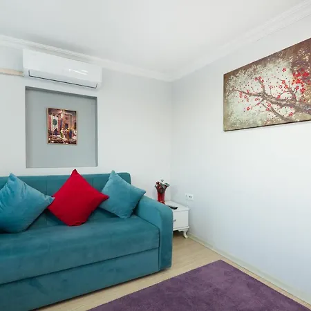 House Aparthotel 2*