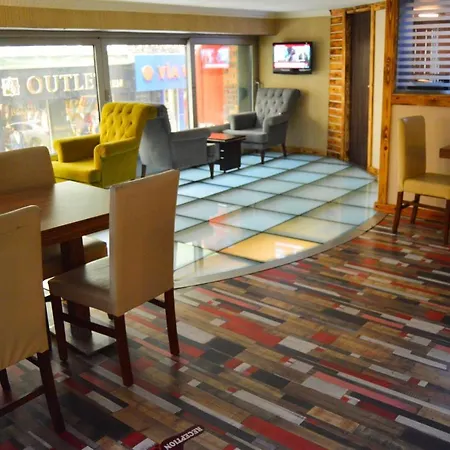 فندق Comfort Downtown 4*