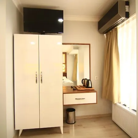Grand Liza Hotel 3*