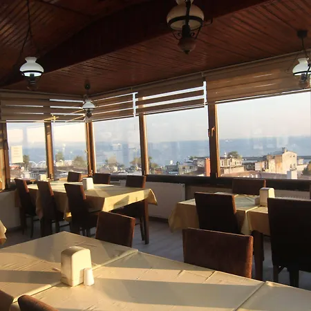 Grand Liza Hotel 3*