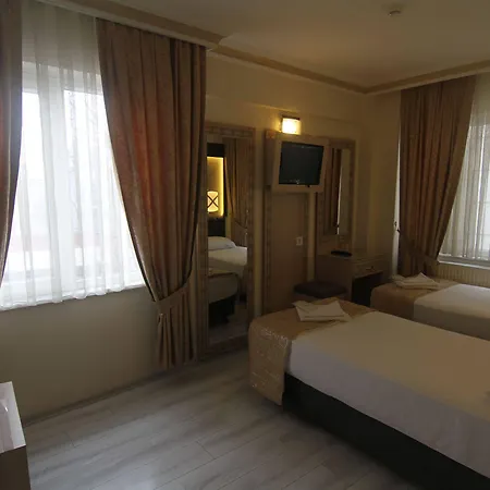 Grand Liza Hotel