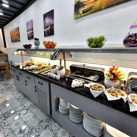 Hotel Almina 3*