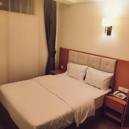 Hotel The Camelot 2*