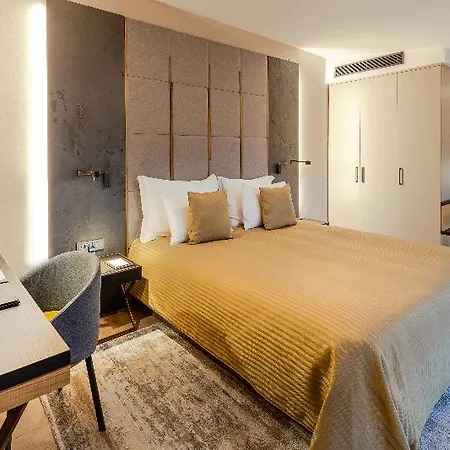 Otel Broyt 4*