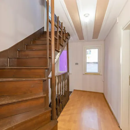 Taksim Wooden House * 이스탄불