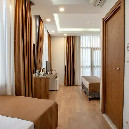 West Palace Hotel