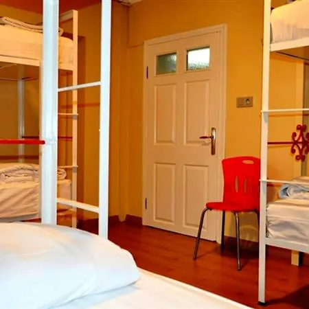Antique Hostel *