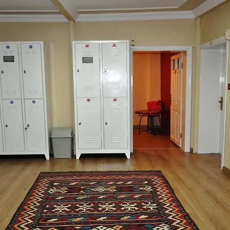 Antique Hostel *
