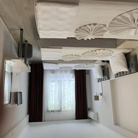 Sim Old Hotel