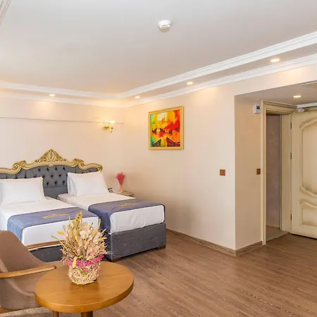 Hotel Almadina 3*