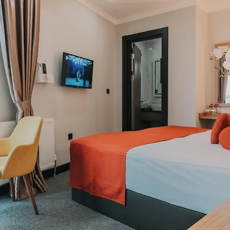 Grand Lark فندق *
