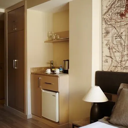 Hotel Maproom 3*