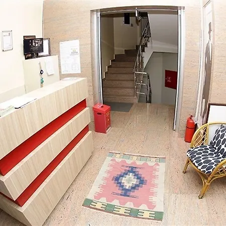 Hotel Ikiz Palmiye Kiz Ogrenci