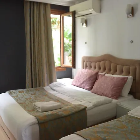 La Petite Maison 3*
