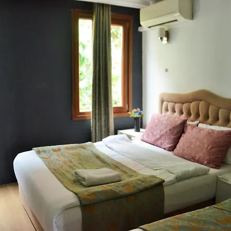 La Petite Maison 3*