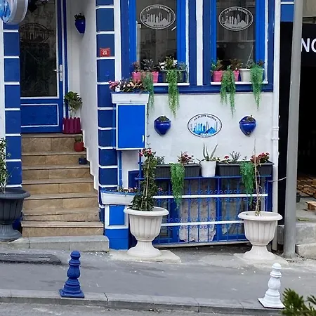 Отель La Petite Maison Стамбул