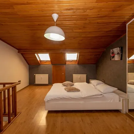 Opera House Hotel 2*