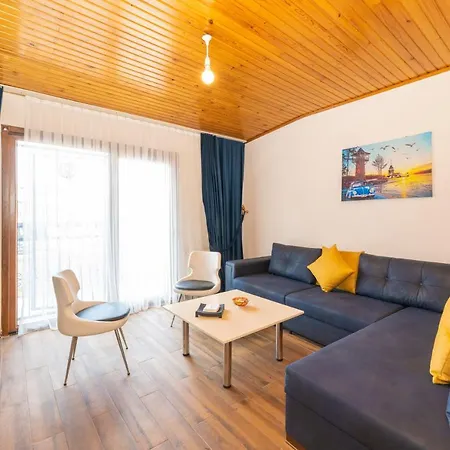 Opera House Hotel 2*