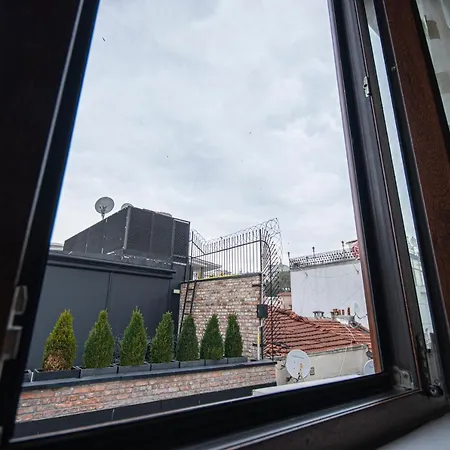Awwa Apartment