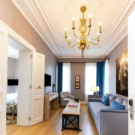 Petros Hotel 2*
