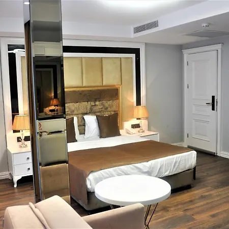 Pell Palace & 2*