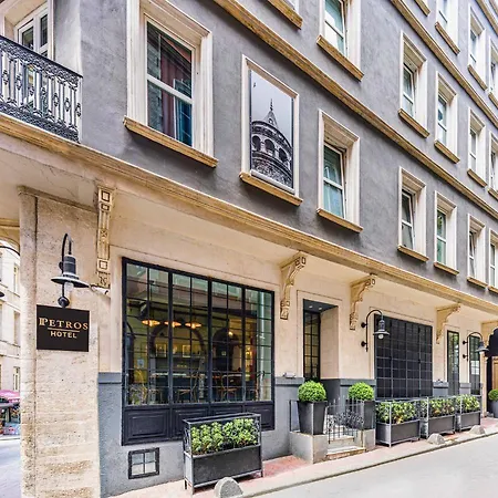 Hotel Petros 2*