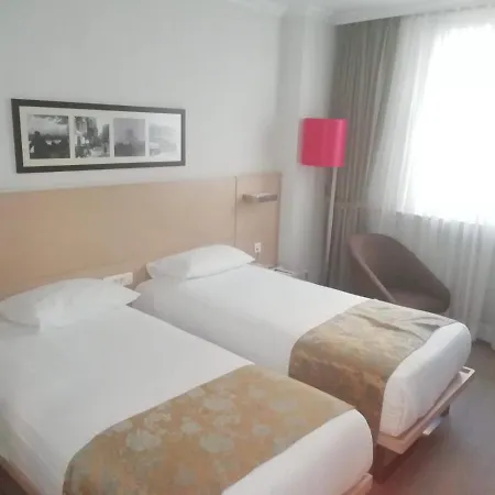Eresin Taxim & Premier Hotel 4*