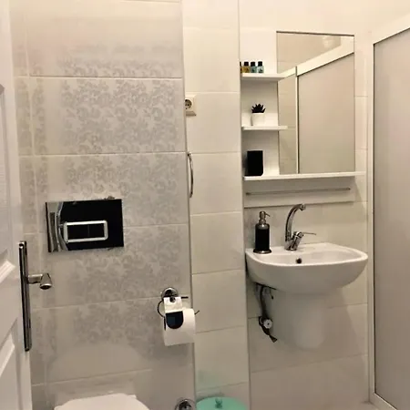Istanberry - Happy Economy Apartment *