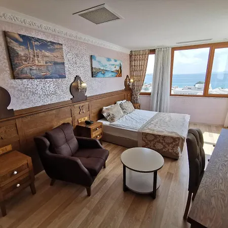 Perapolis Hotel