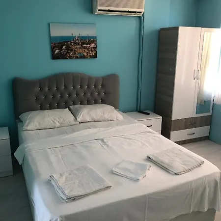 Aparthotel Aurora *