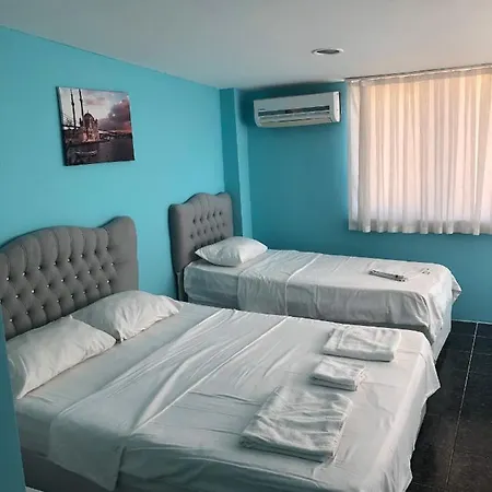 Aparthotel Aurora *