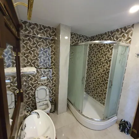 Napolyon Hotell 3*