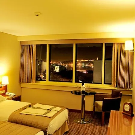 Golden City Hotel 4*