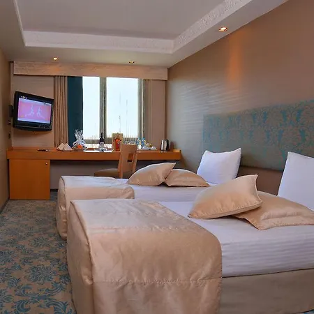 Hotel Pera Tulip & 4*