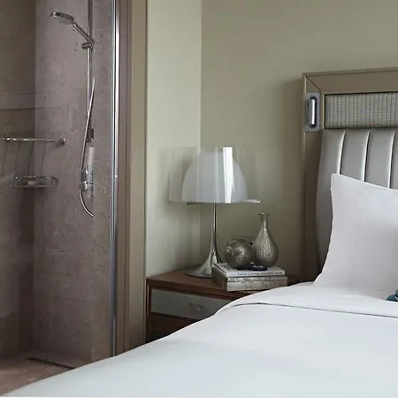 מלון Renaissance Polat Bosphorus 5*