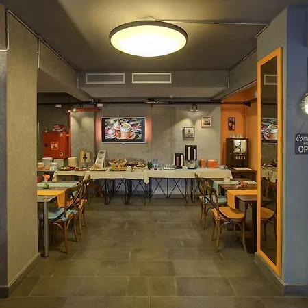 Vavien Hotel 4*