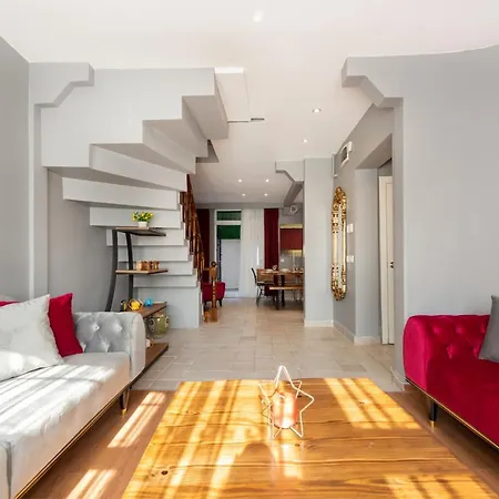 Bright Aparthotel 3*