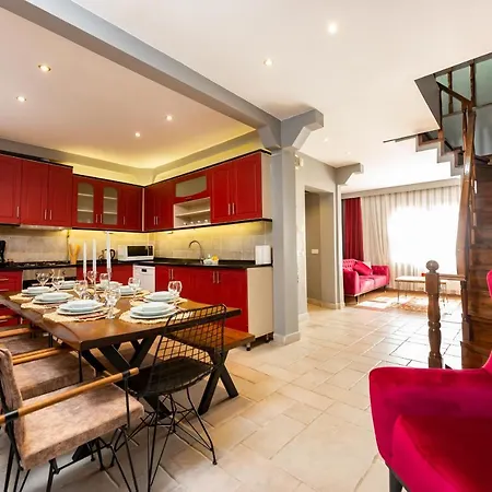 Bright Aparthotel