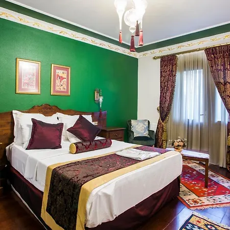 Hotel Rose Garden 4*
